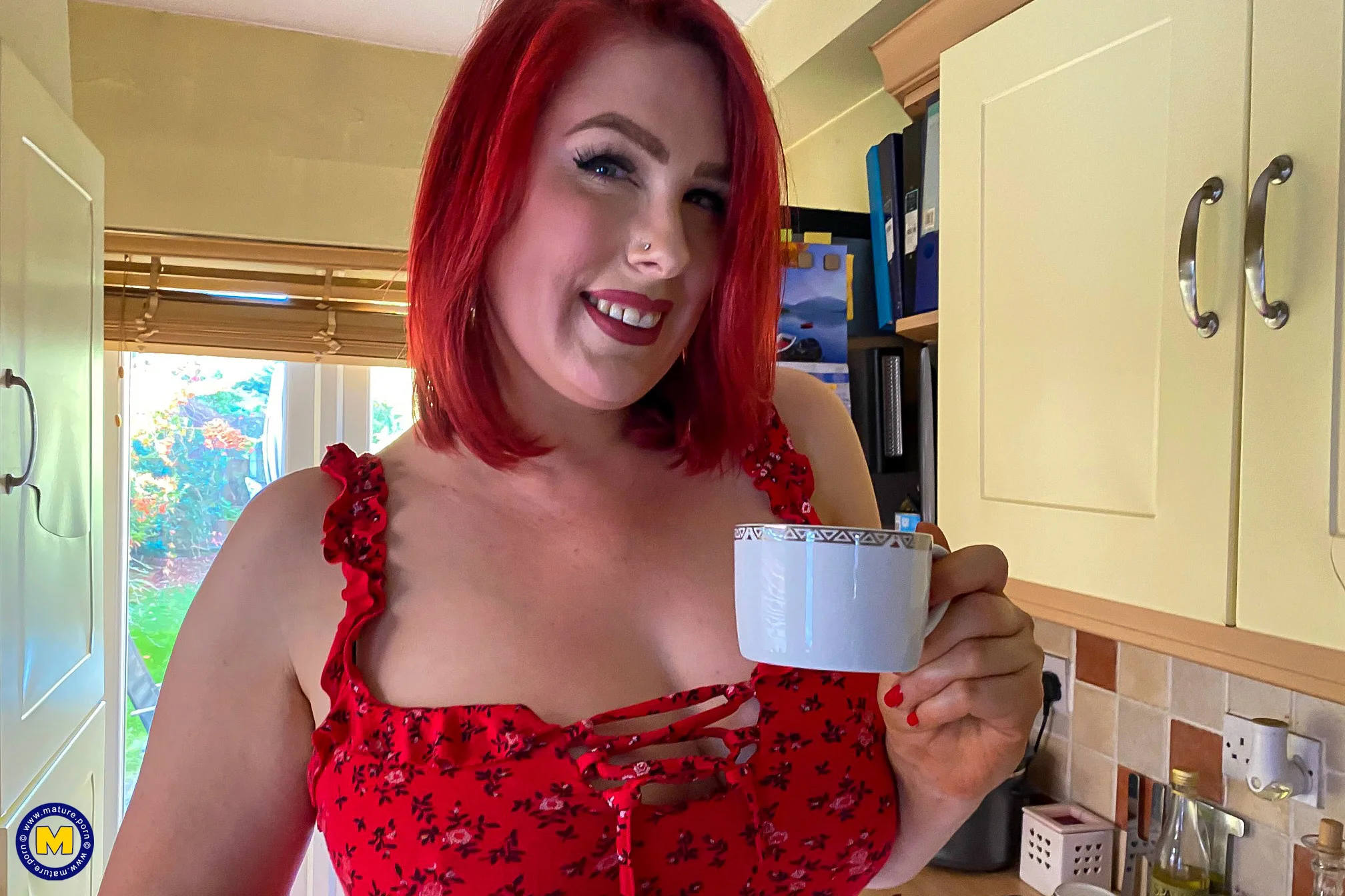 Curvy 38 year old mom Suzie shows all!