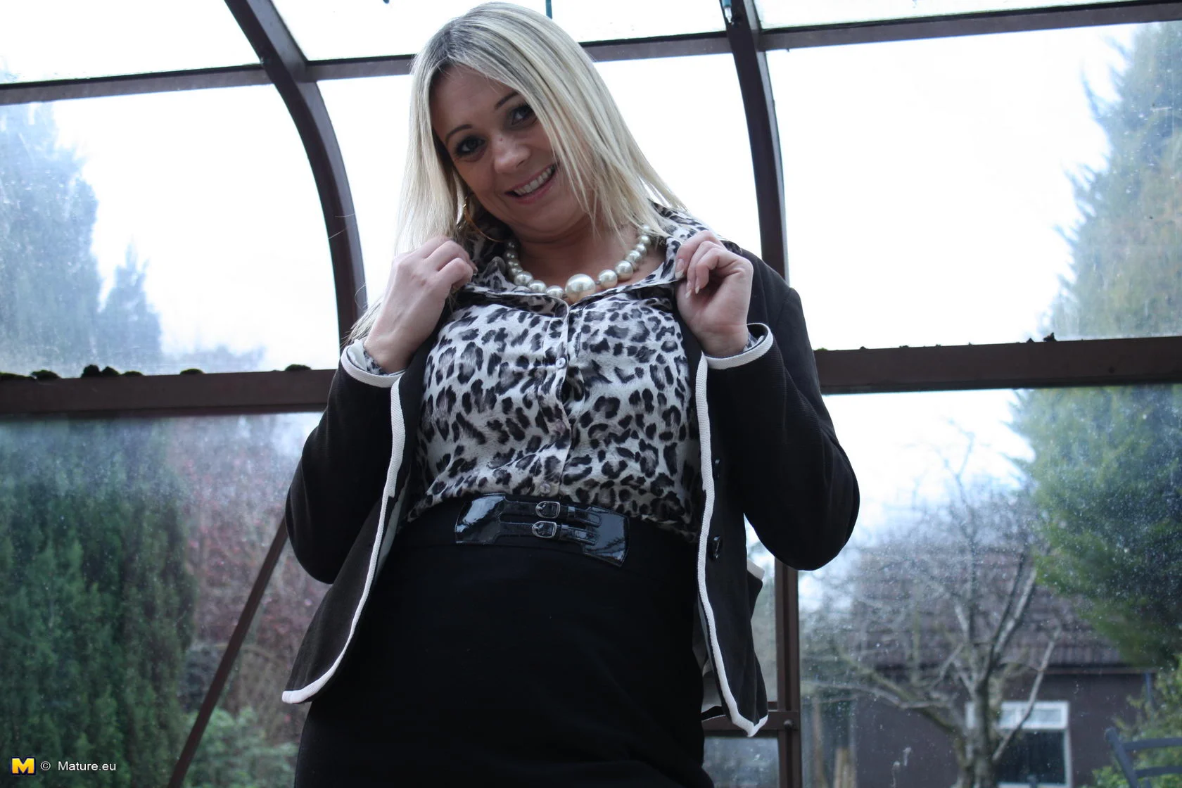 Hot big breasted British housewife teasing us