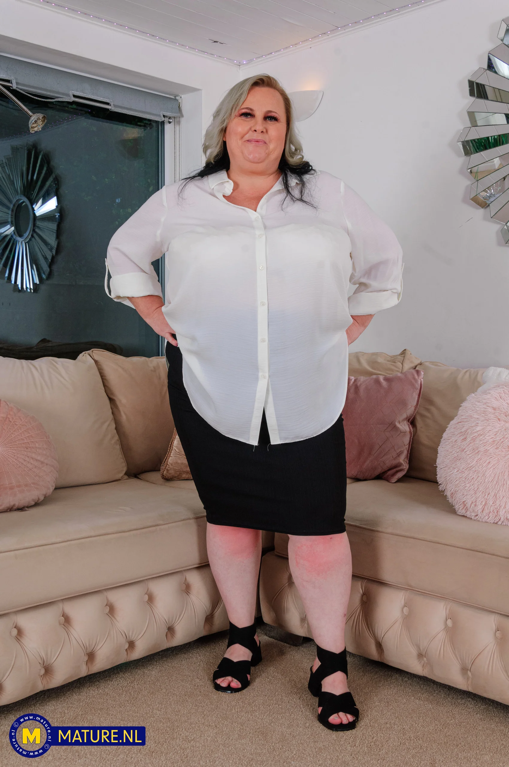 Luna is a Big natural tits BBW mature nympho with a big ass masturbating at home