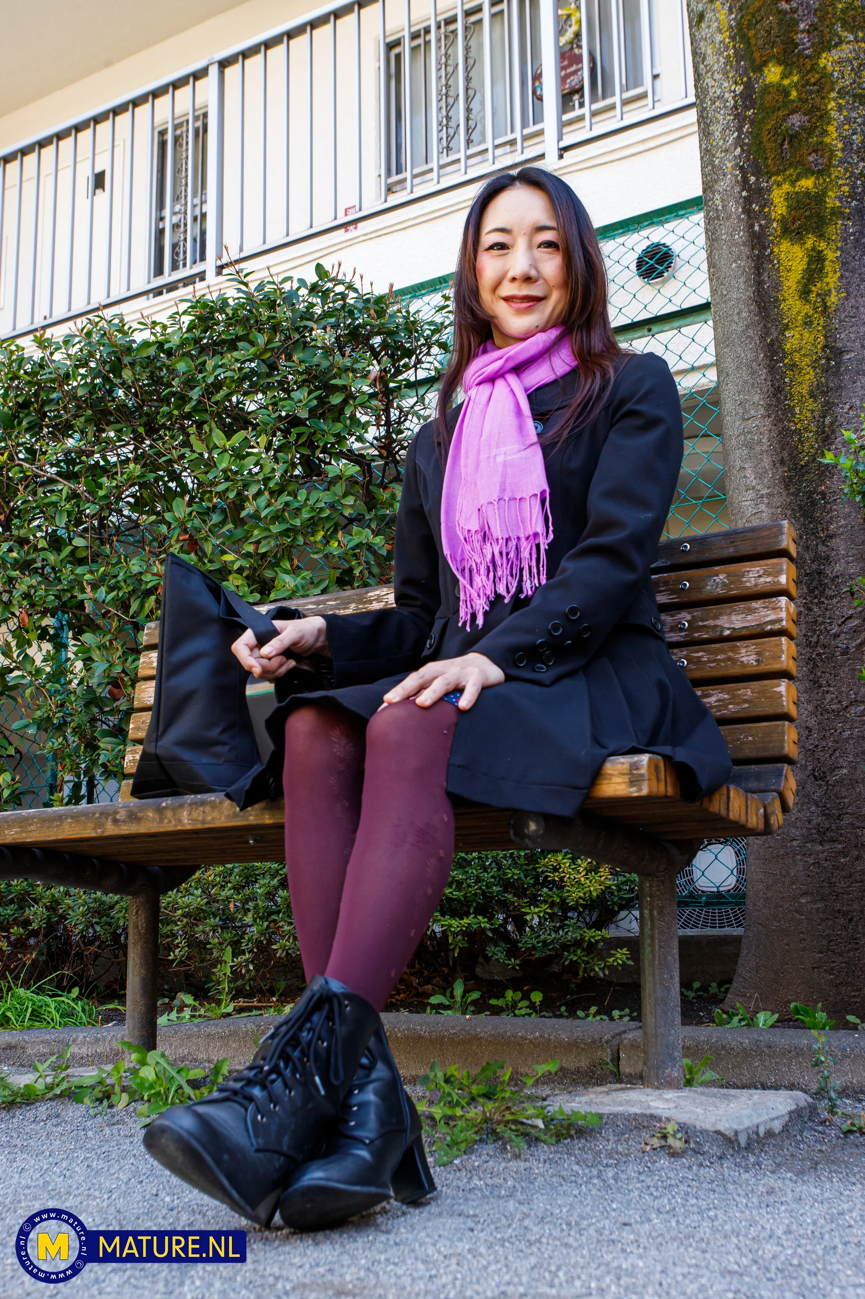 Miho Wakabayashi is a Japanese cheating MILF who has an sexdate with a toyboy