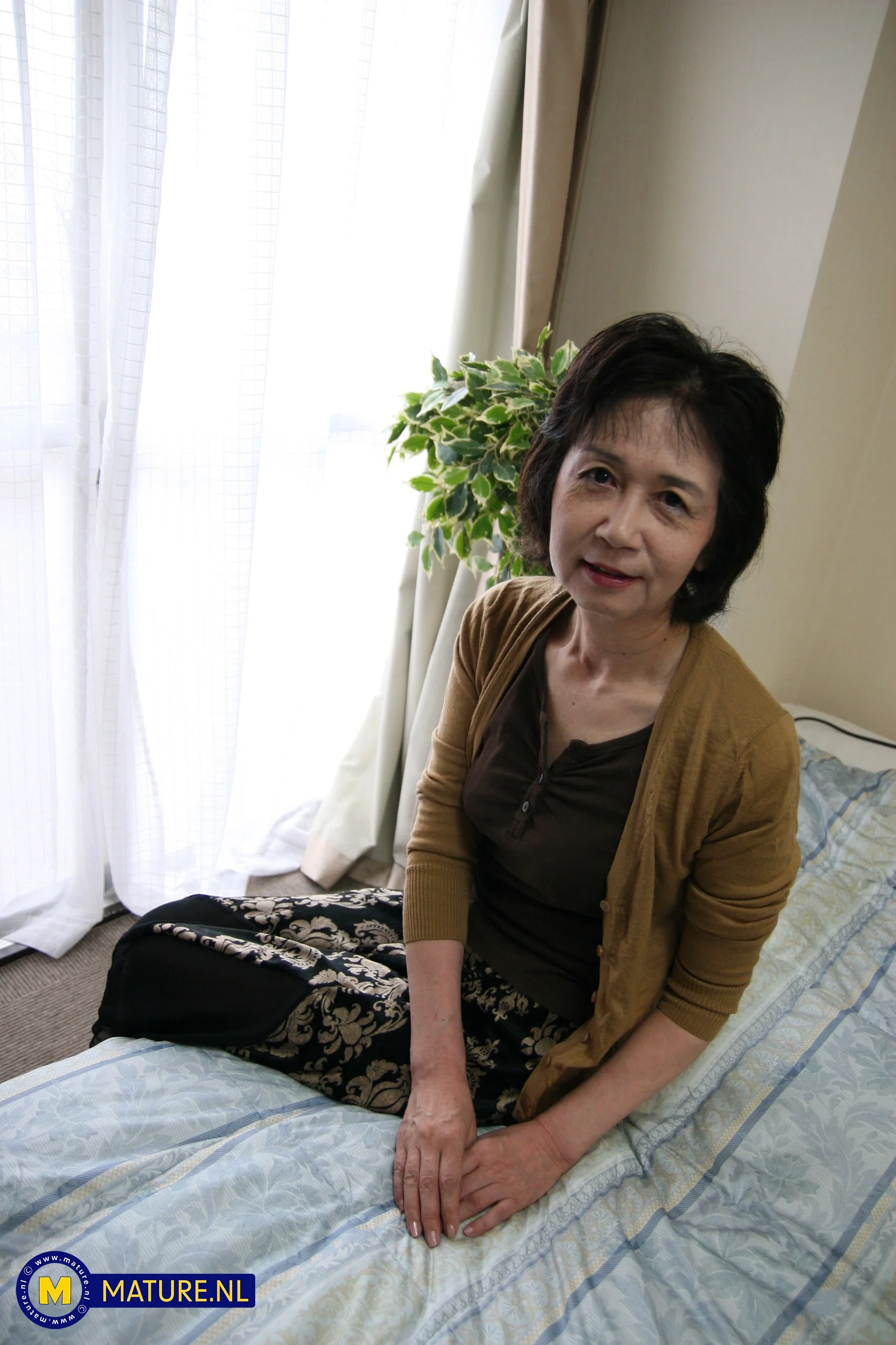 Skinny Japanese lady Michiyo Fukumoto Wants To Get Fucked & Creampied