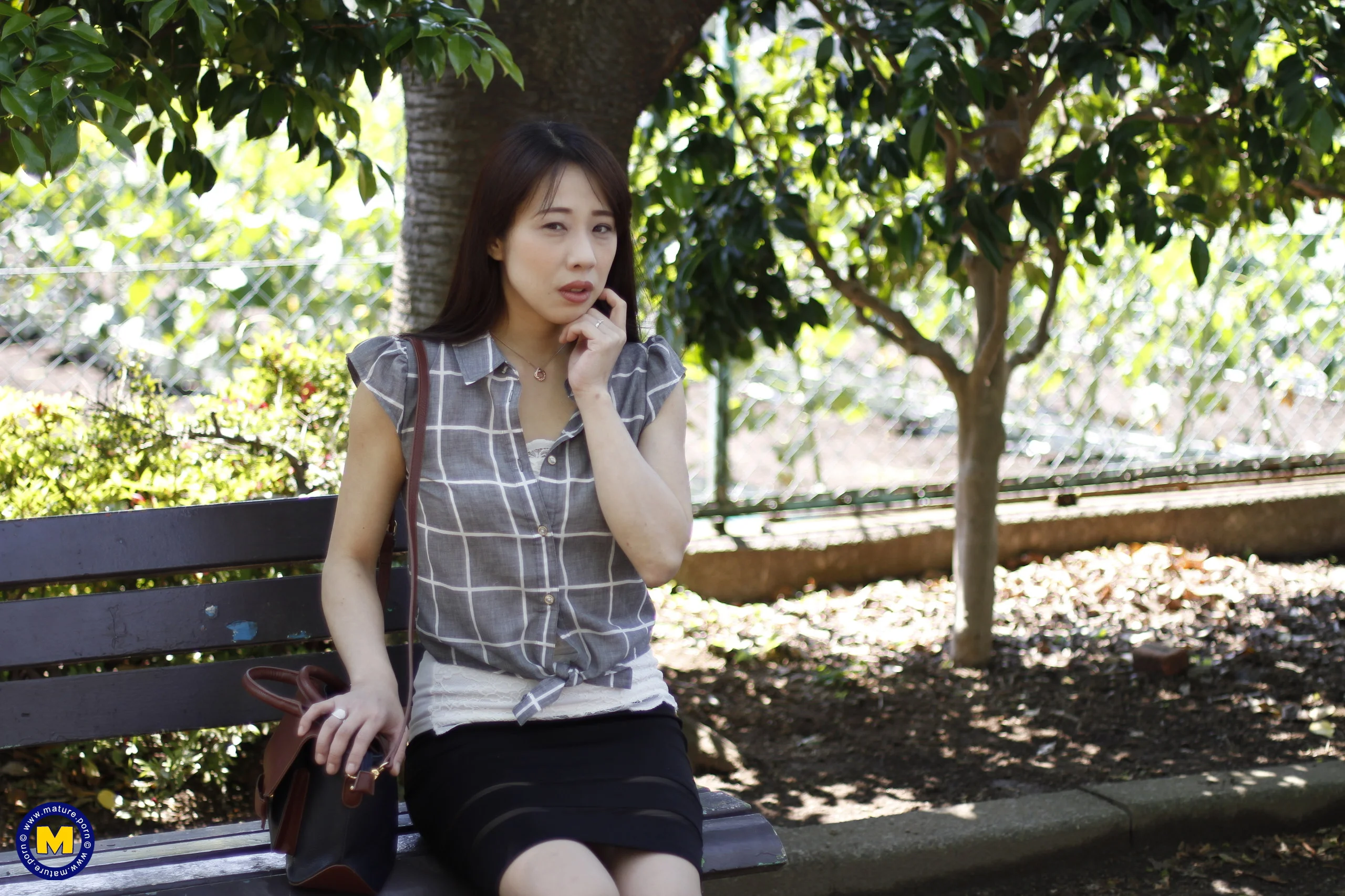 Hairy Japanese MILF Maiko Saeki gets a creampie