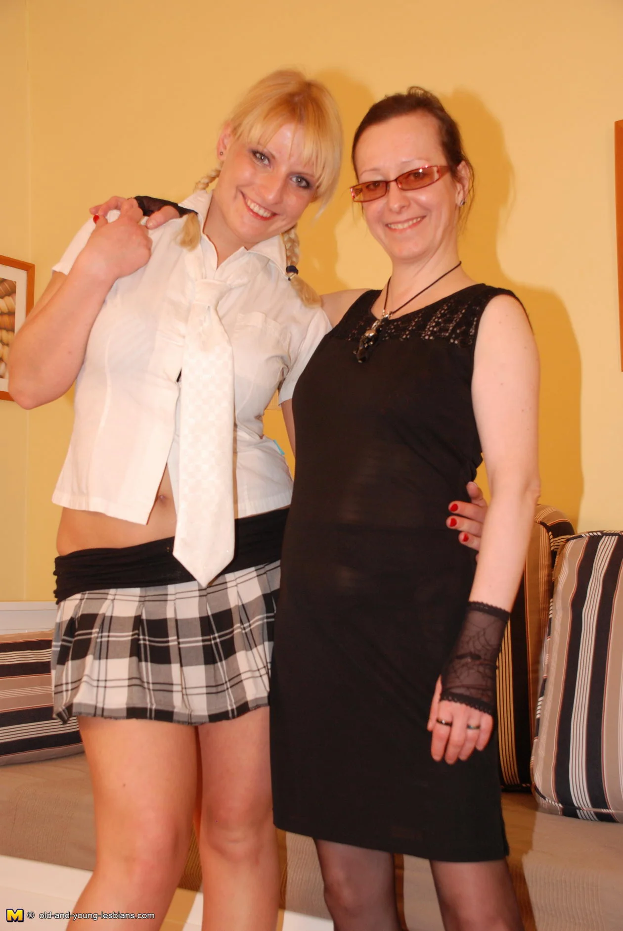 Horny old and young lesbians do eachother