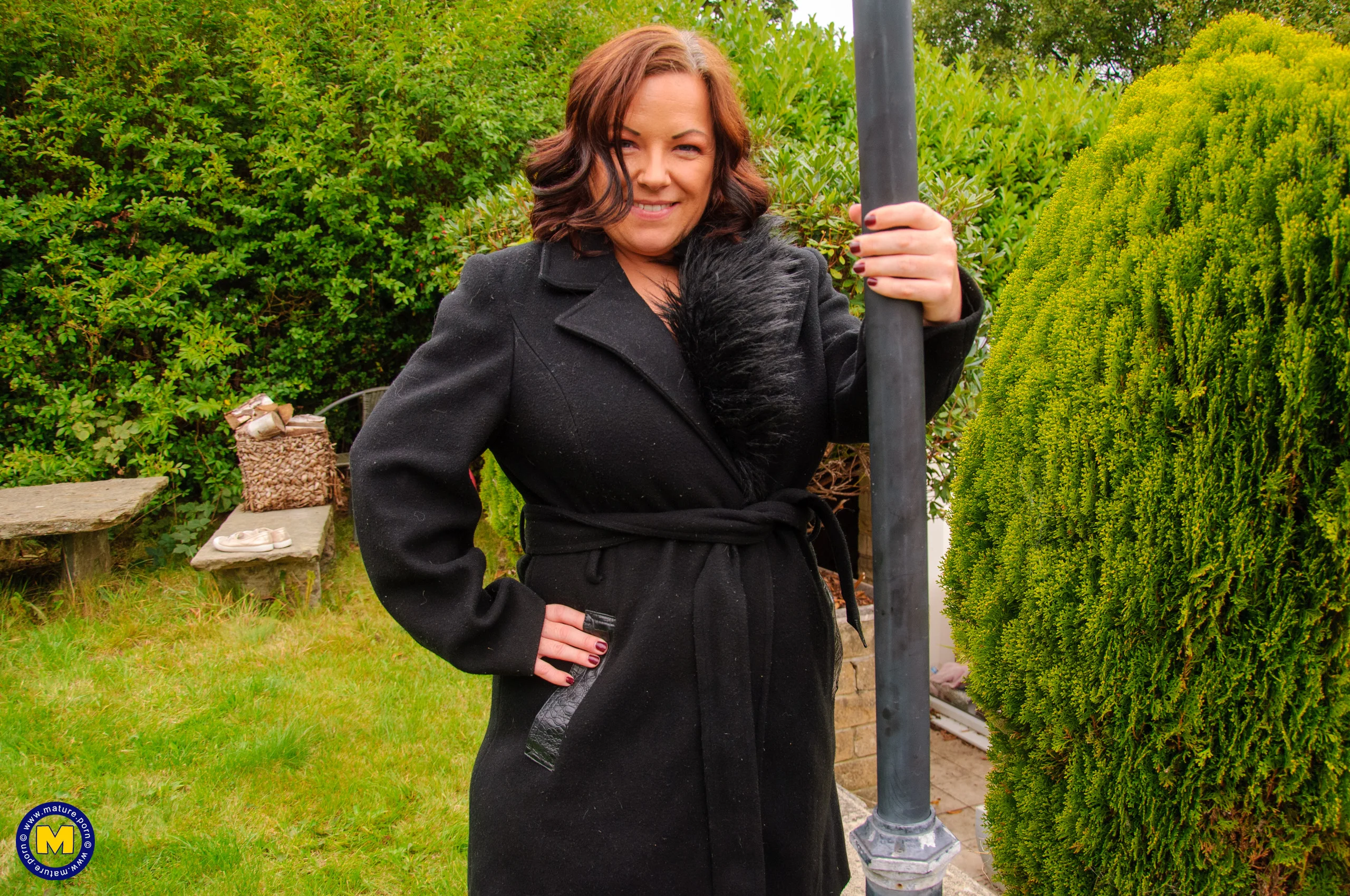 When big butt mom Courtney takes off her clothes she goes wild