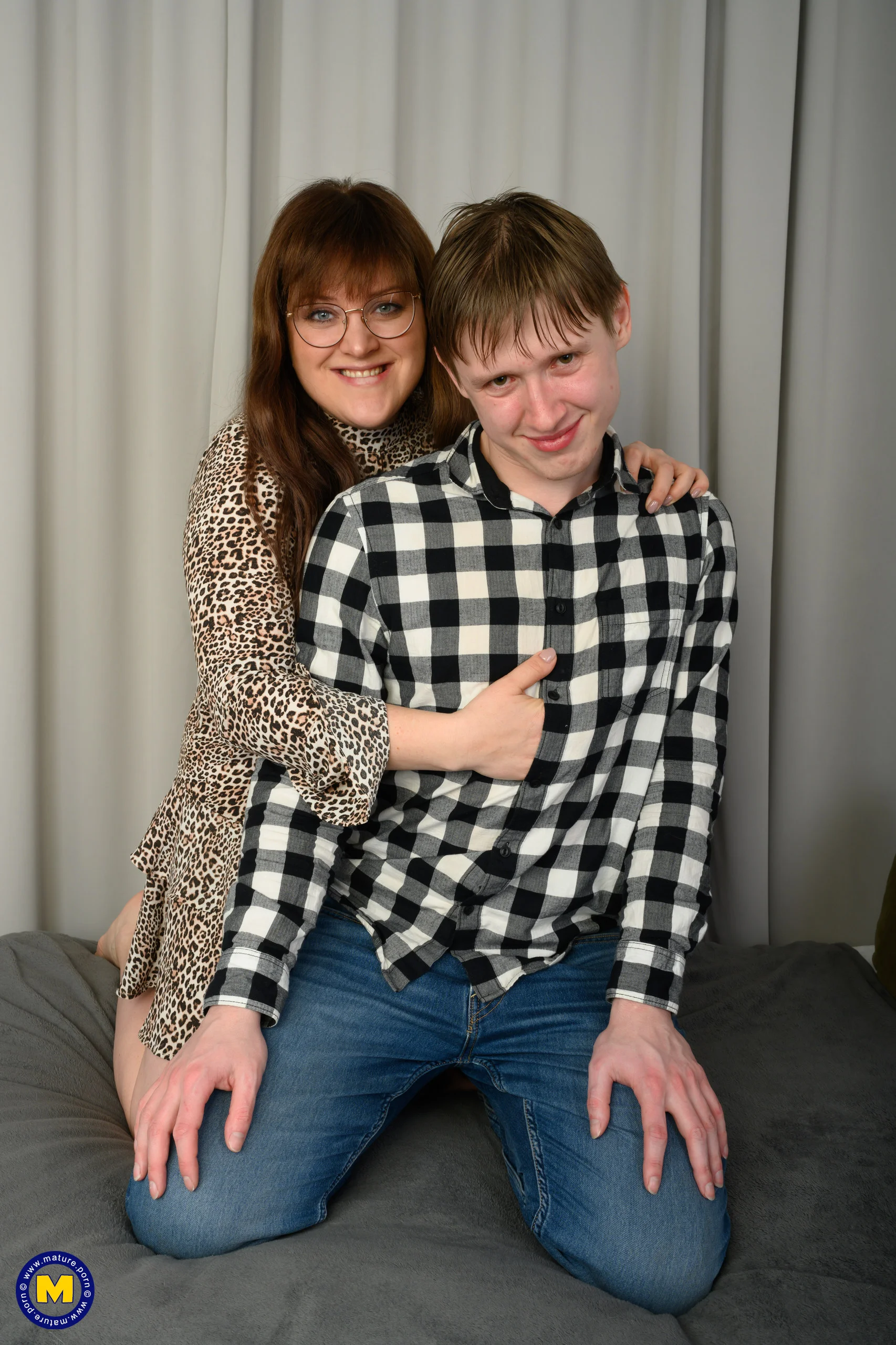 Mom Zena catches her stepson jerking off his small dick and starts to make his fantasy come true