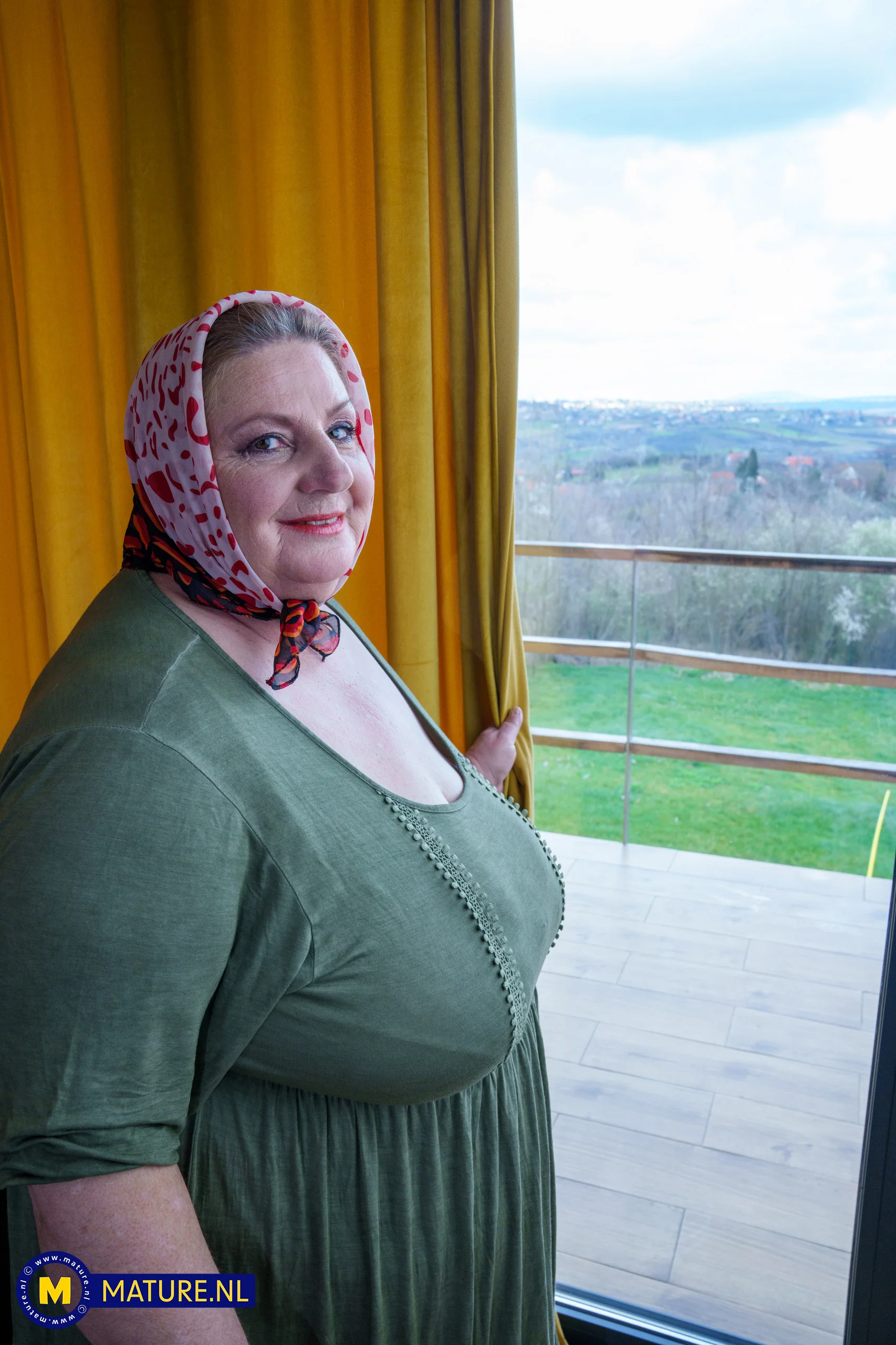 This toyboy has a big ass fetish and loves bbw huge breasted facesitting granny Jana