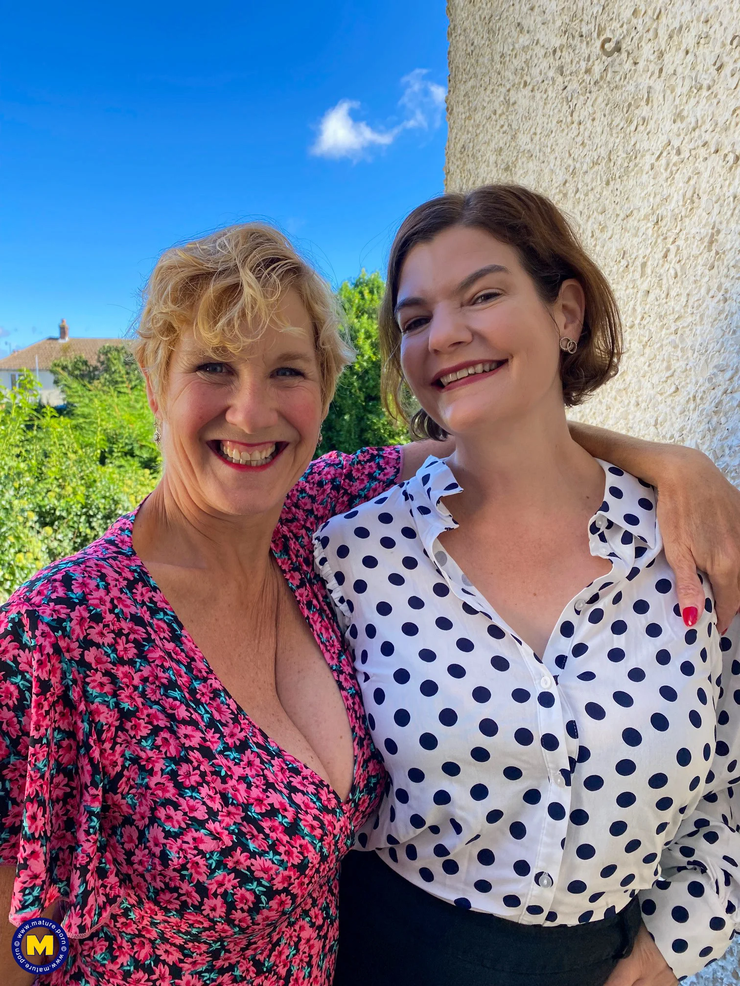 Hairy vesrus shaved, a dominant lesbian sexplay with Molly Maracas and Clare