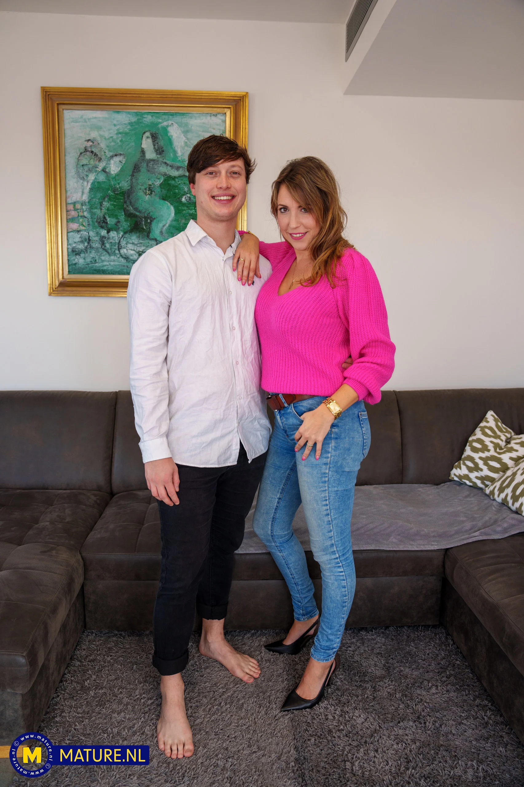 My hot stepmom Daphne Laat loves to get a kinky reverse Amazon during fucking