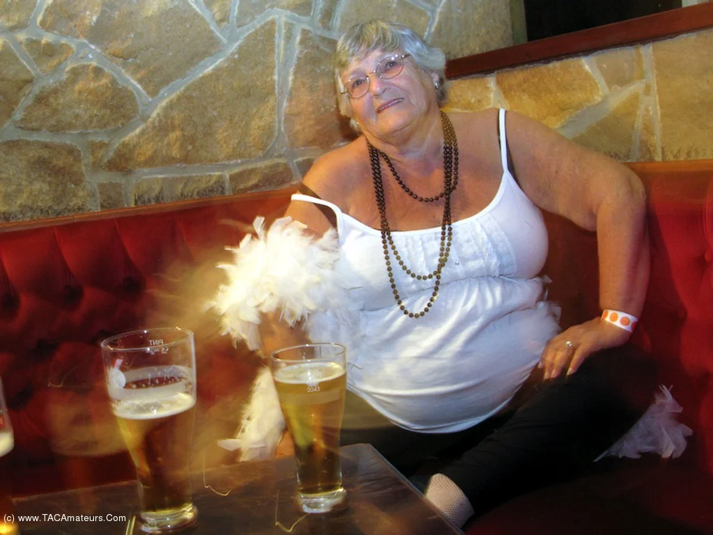 UK- Exhibitionists Party