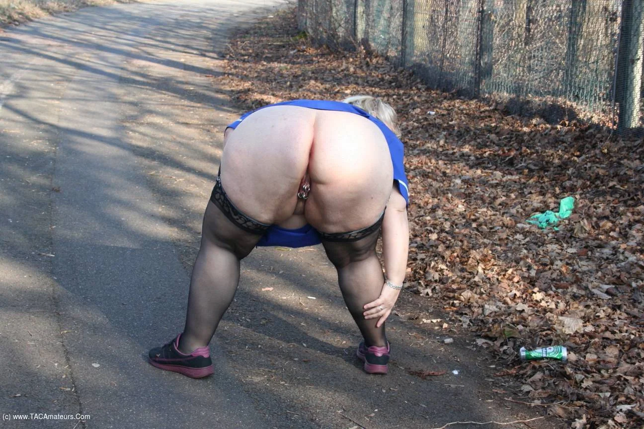 Nurse Lexie Flashing At The Dogging Spot